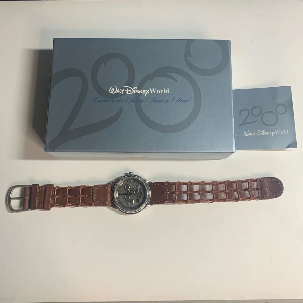 Disney 2000/Millennium Celebration Watch. Brown.